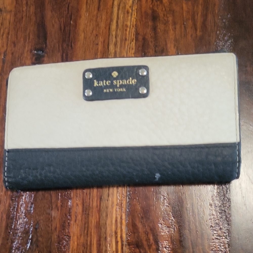 Kate Spade Black and Cream Leather Wallet Great Condition